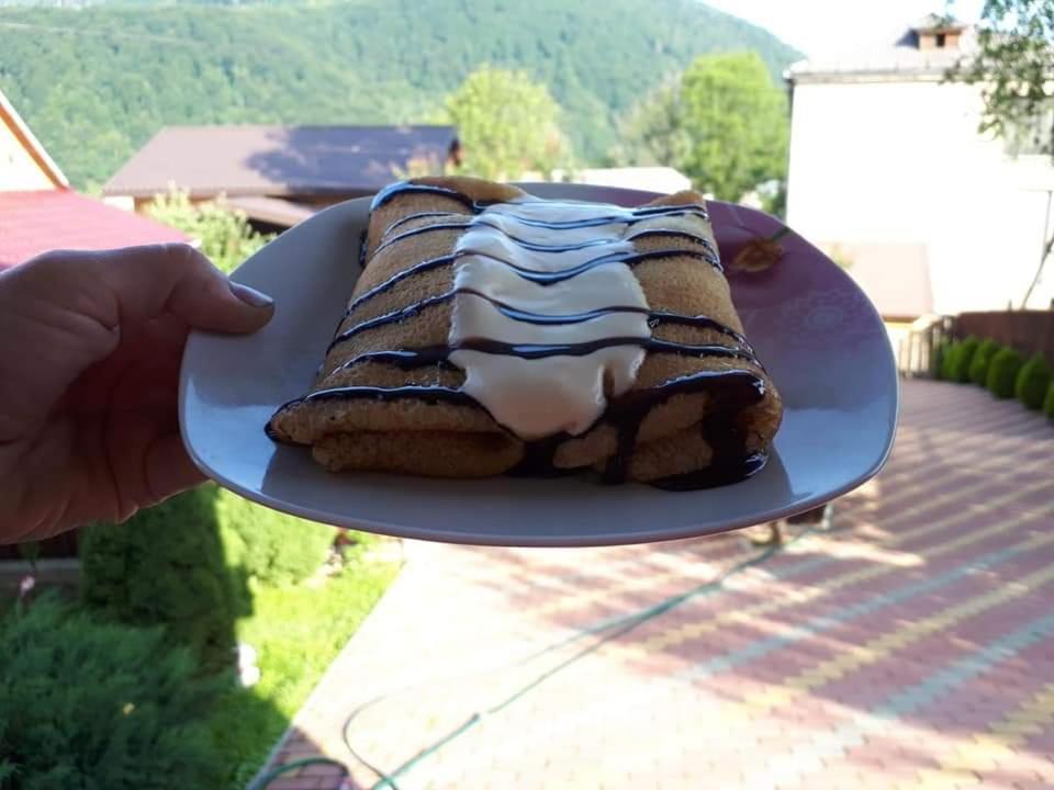 У Інни Hotel Mizhhirya  Bagian luar foto
